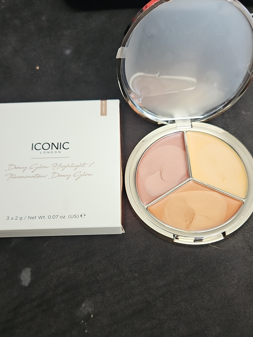 ICONIC London Highlight Trio Compact - Peach, Pink & Champagne Creams